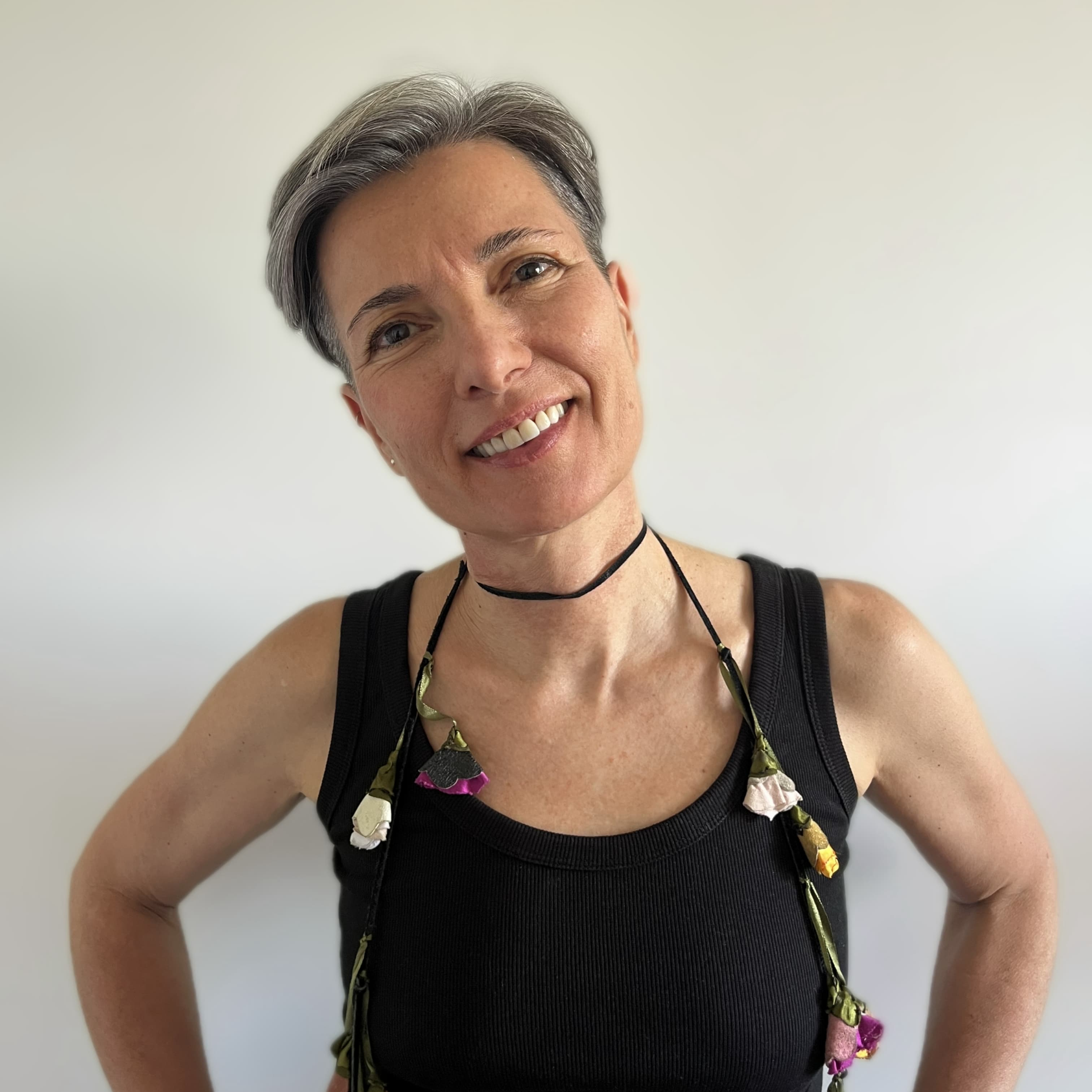 <div class="editor-content"><p>Sofia Lucas</p></div>, <div class="editor-content"><p>España</p></div>