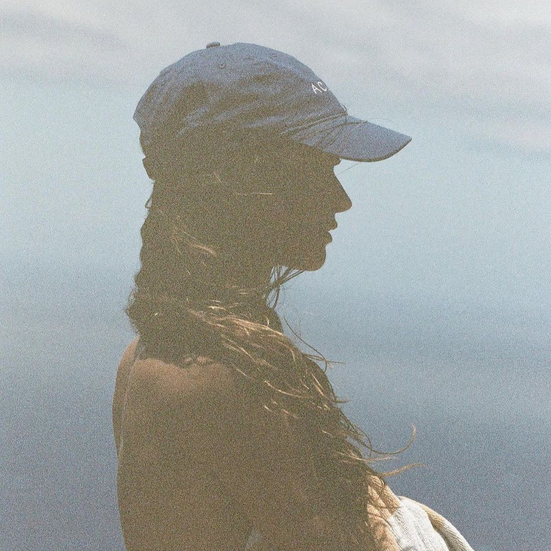 <div class="editor-content"><p>★★★★★</p></div>, <div class="editor-content"><p>United Kingdom</p></div>