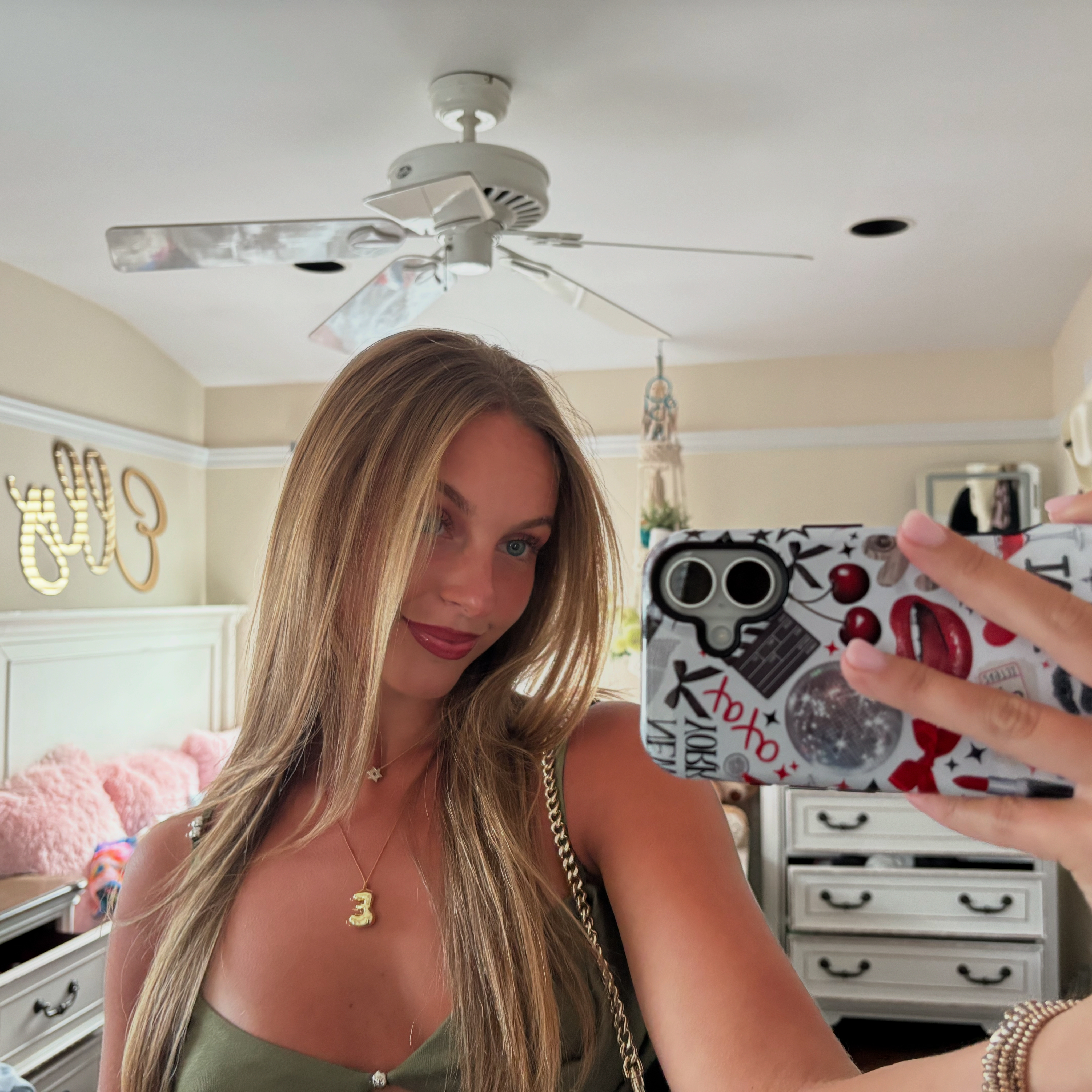 <div class="editor-content"><p>Elly Frank</p></div>, <div class="editor-content"><p>Student/Instructor</p></div>