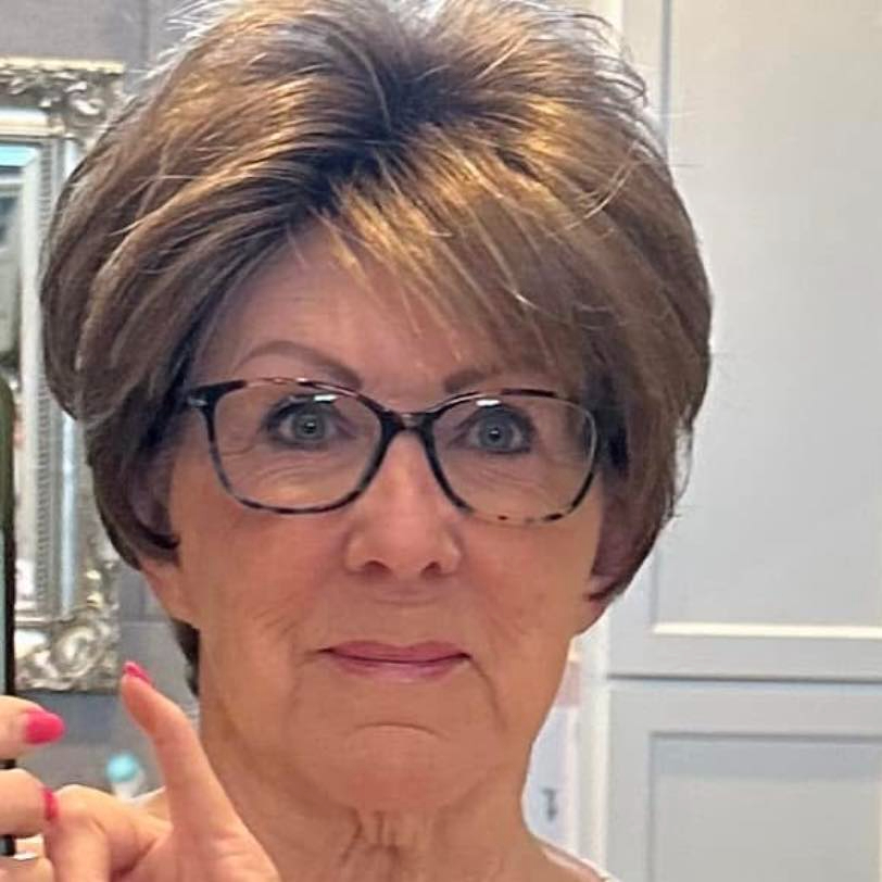 <div class="editor-content"><p>Cheryl T.</p></div>, 