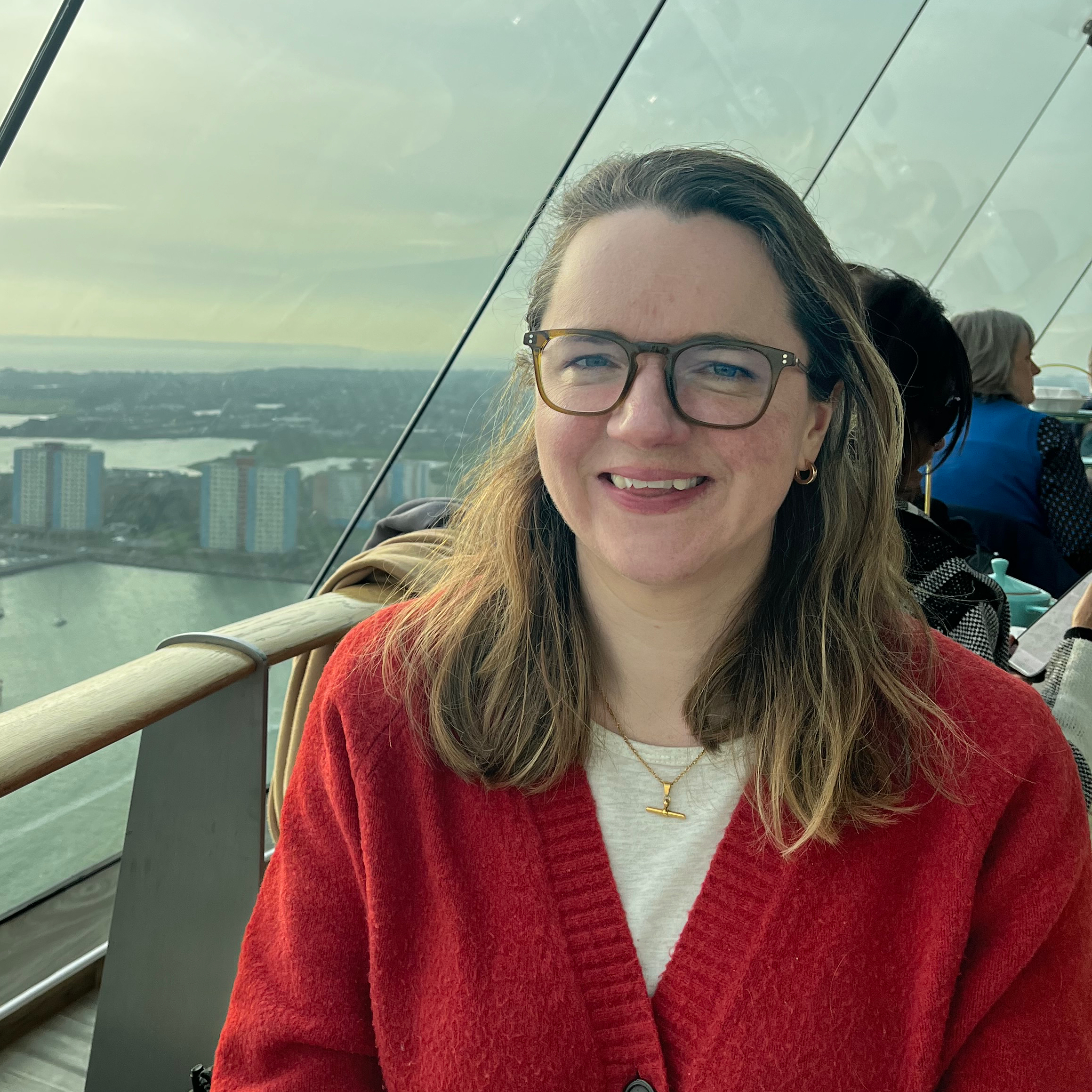 <div class="editor-content"><p><strong>Cindy Cox</strong></p></div>, 