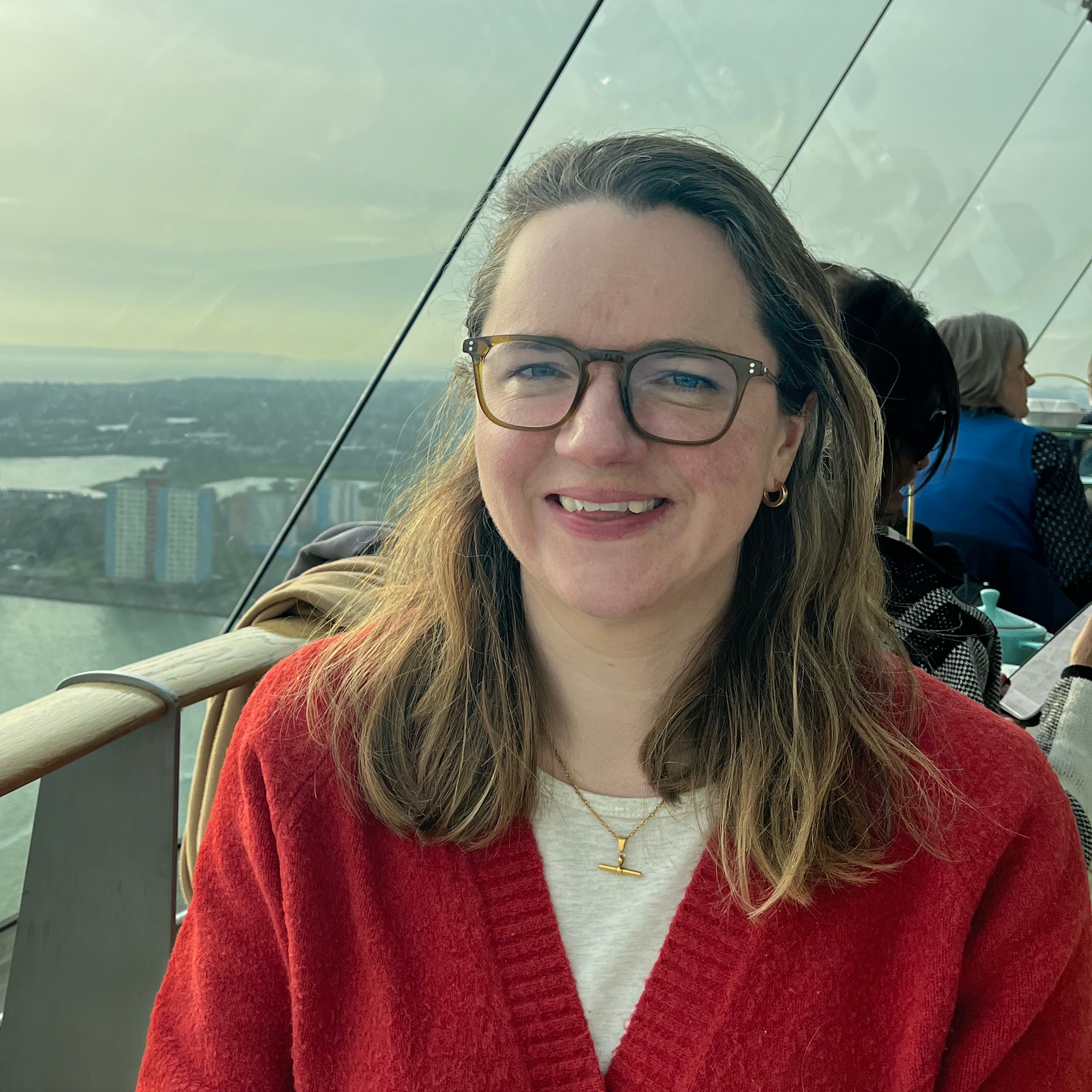 <div class="editor-content"><p>Cindy Cox</p></div>, 