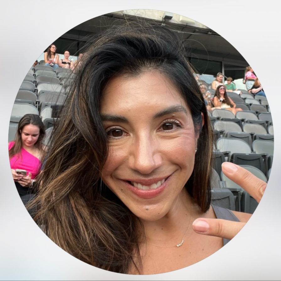 <div class="editor-content"><p>Courtney Sansone</p></div>, <div class="editor-content"><p>Head Pilates Instructor - Infinity Club</p></div>