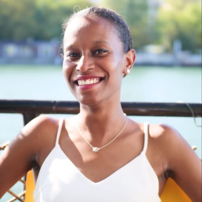 <div class="editor-content"><p>Frederique E.</p></div>, 