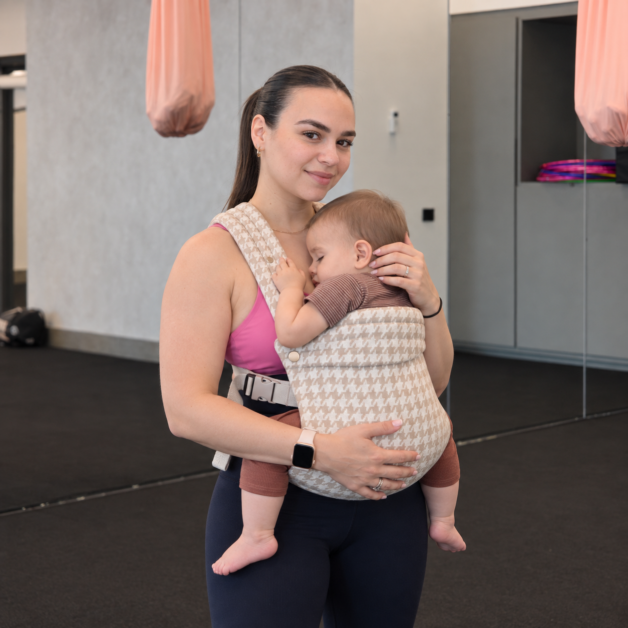 Marbelle entrenando con Emilio en el estudio