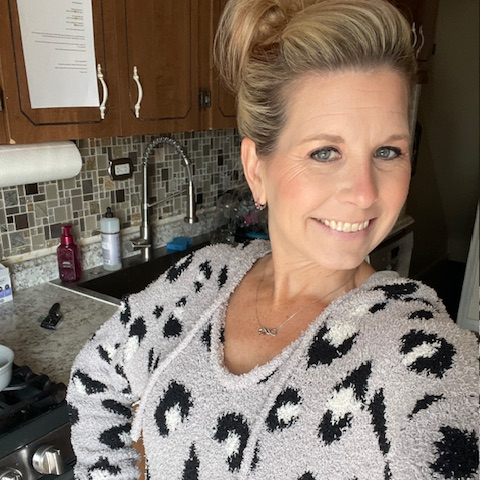 <div class="editor-content"><p><strong>Katie Carter</strong></p></div>, <div class="editor-content"><p>Client</p></div>