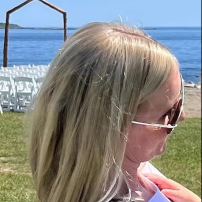 <div class="editor-content"><p>Julie</p></div>,