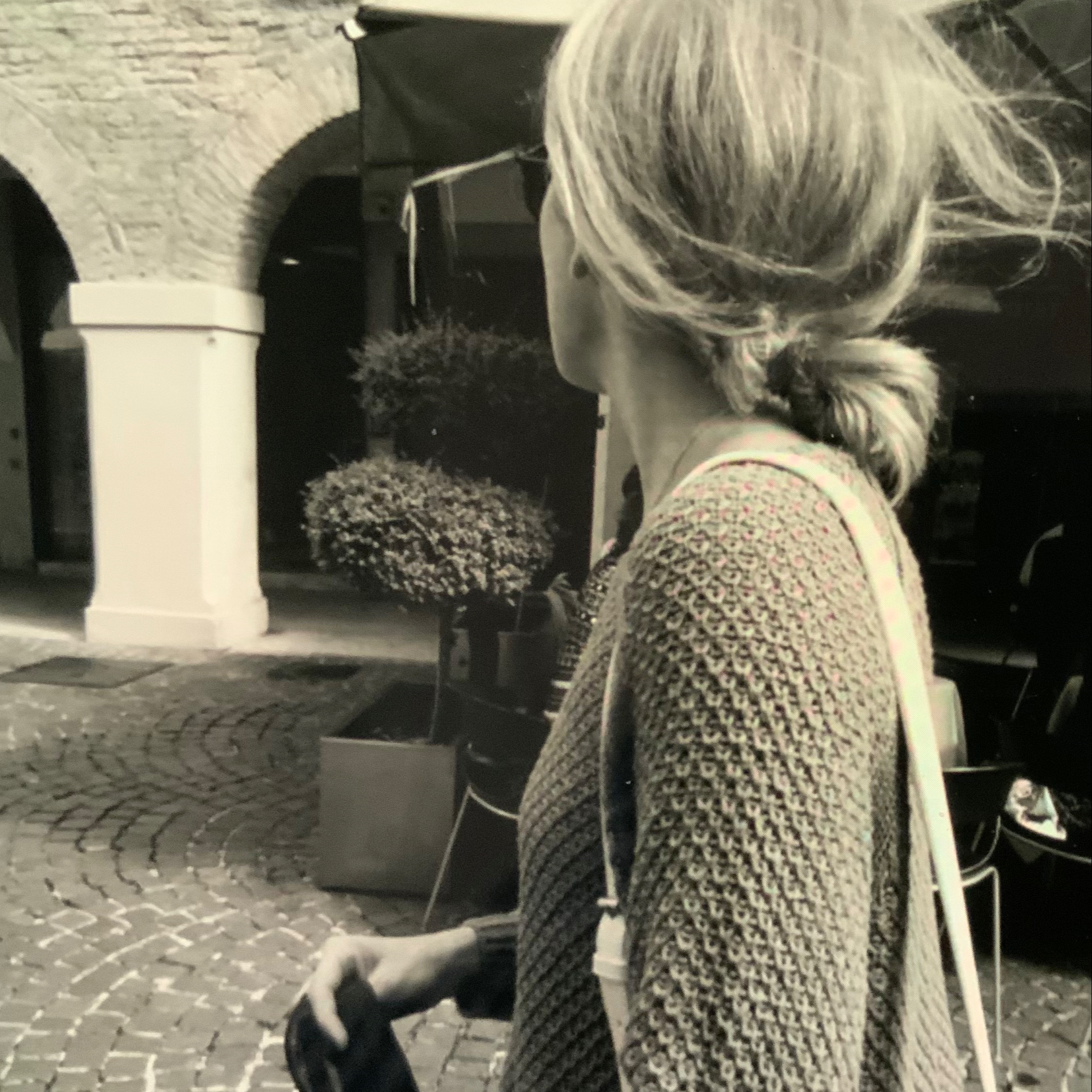 <div class="editor-content"><p>Anna C.&nbsp;</p></div>, 