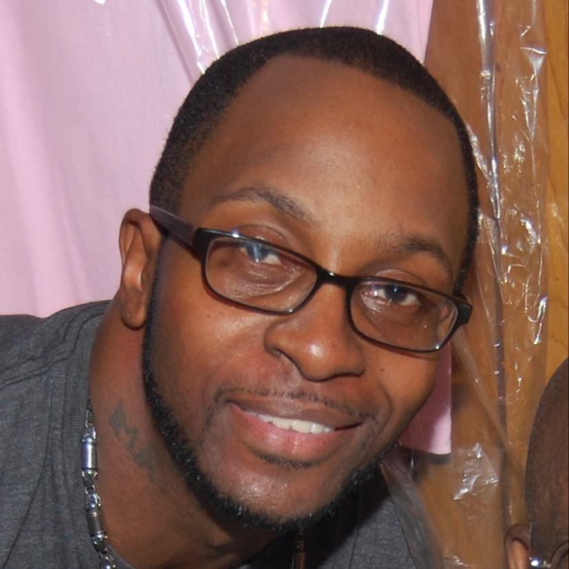 <div class="editor-content"><p>Marcus Lee</p></div>, <div class="editor-content"><p><span style="color: #05D1F4">On twitter</span></p></div>