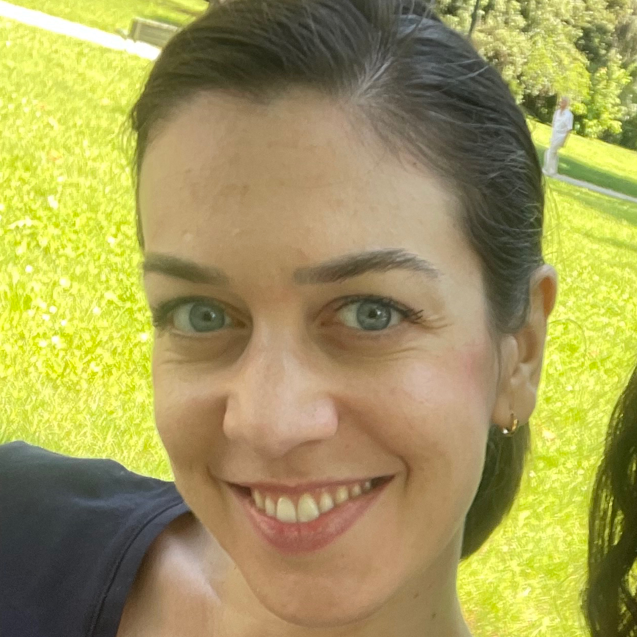 <div class="editor-content"><p>Valentina M.&nbsp;</p></div>, 