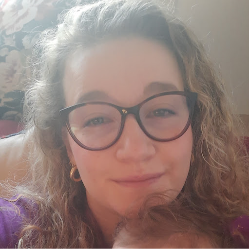 <div class="editor-content"><p>Alice Kabongo</p></div>, On twitter