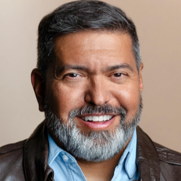 <div class="editor-content"><p>Rob Ramos</p></div>, 