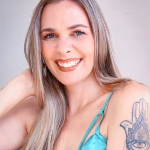 , <div class="editor-content"><p>@jenniferschlueter_</p></div>