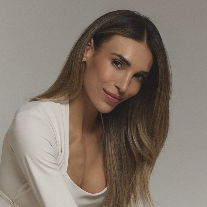 <div class="editor-content"><p>Laura</p></div>, 