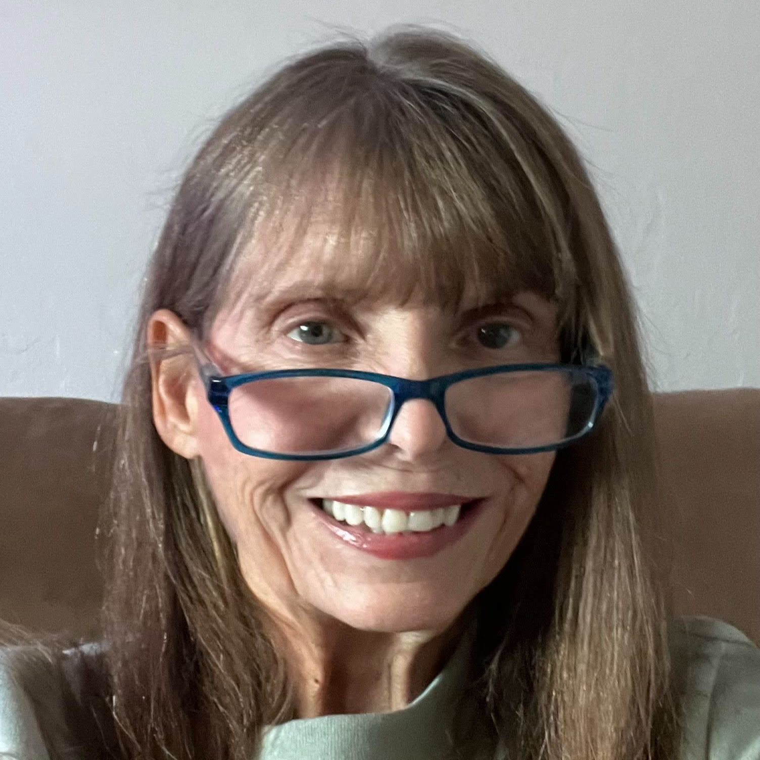 <div class="editor-content"><p><strong>Teresa Waxler</strong></p><br><br></div>, <div class="editor-content"><p>Tapology Wellness</p><p>Executive Assistant &amp; Community Manager</p></div>