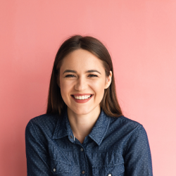 <div class="editor-content"><p>Aurora J.</p></div>, <div class="editor-content"><p>App Member</p></div>